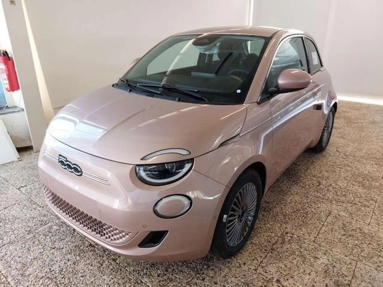 Photo 1 : Fiat 500 2023 Électrique