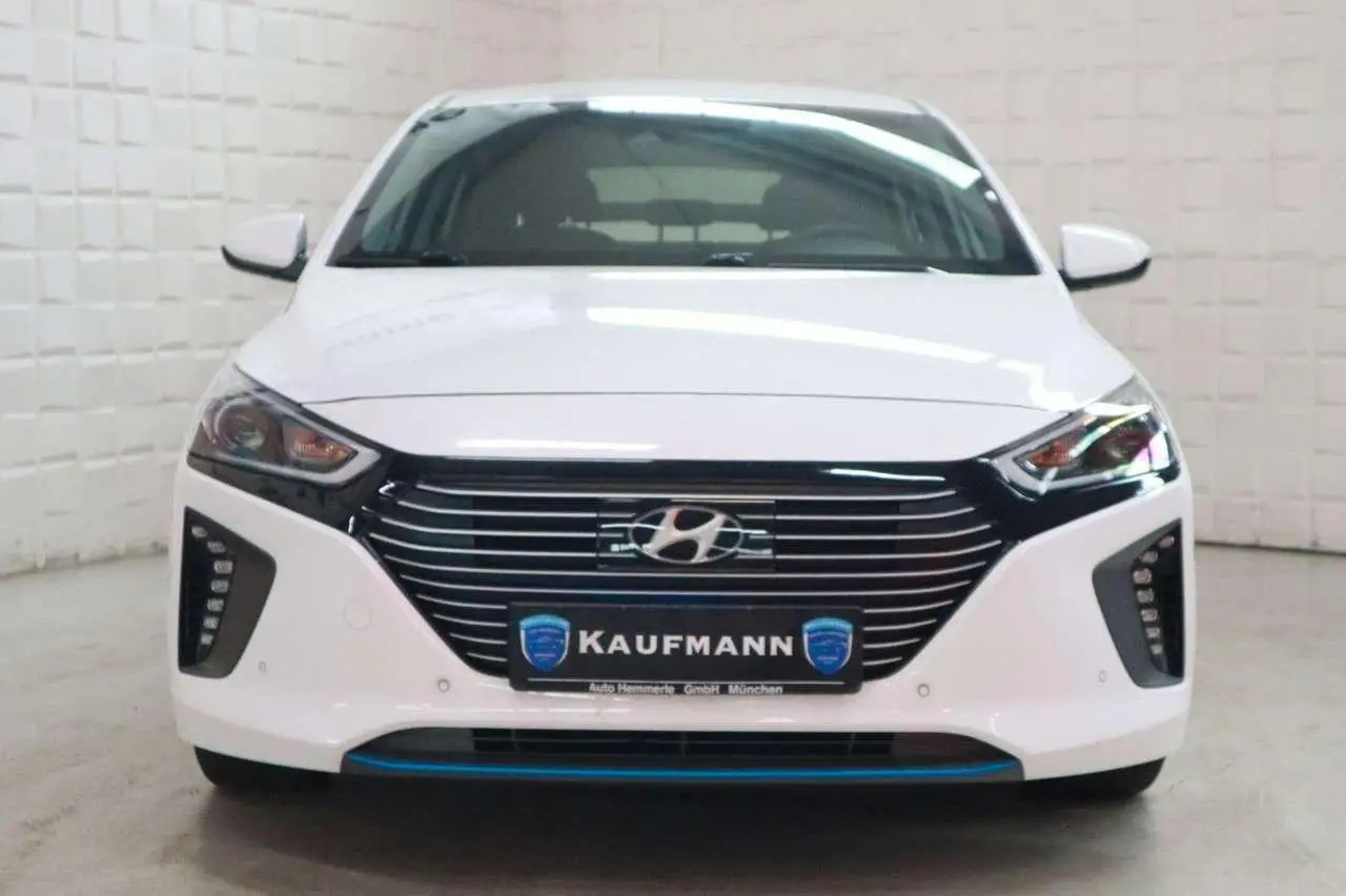 Photo 1 : Hyundai Ioniq 2017 Hybrid