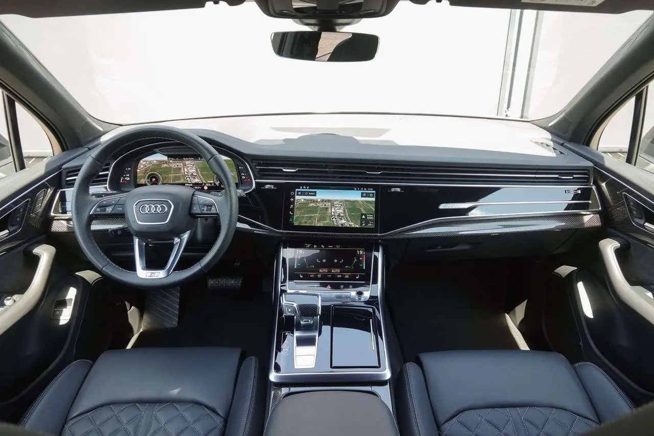 Photo 1 : Audi Q7 2022 Hybride