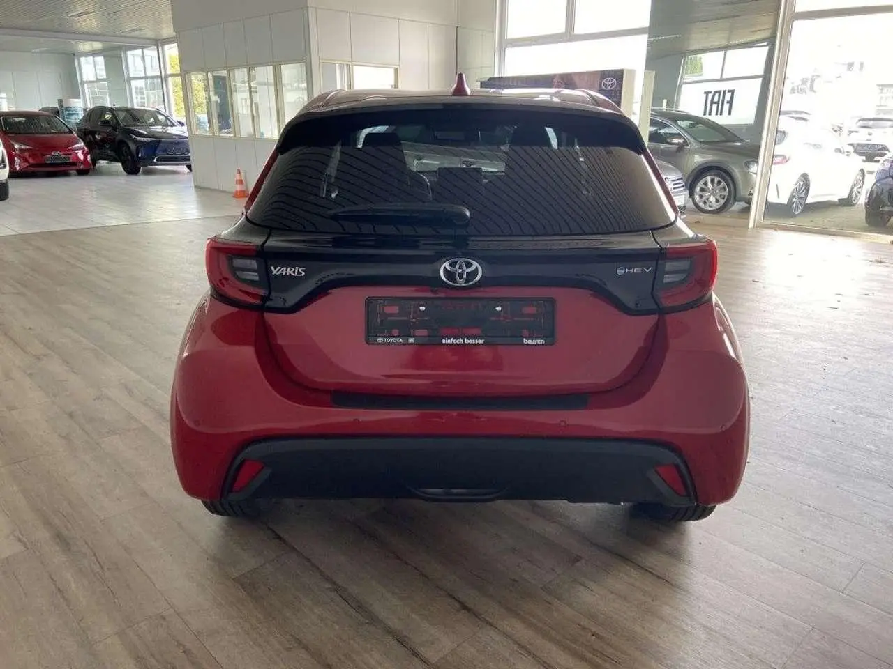 Photo 1 : Toyota Yaris 2024 Hybrid