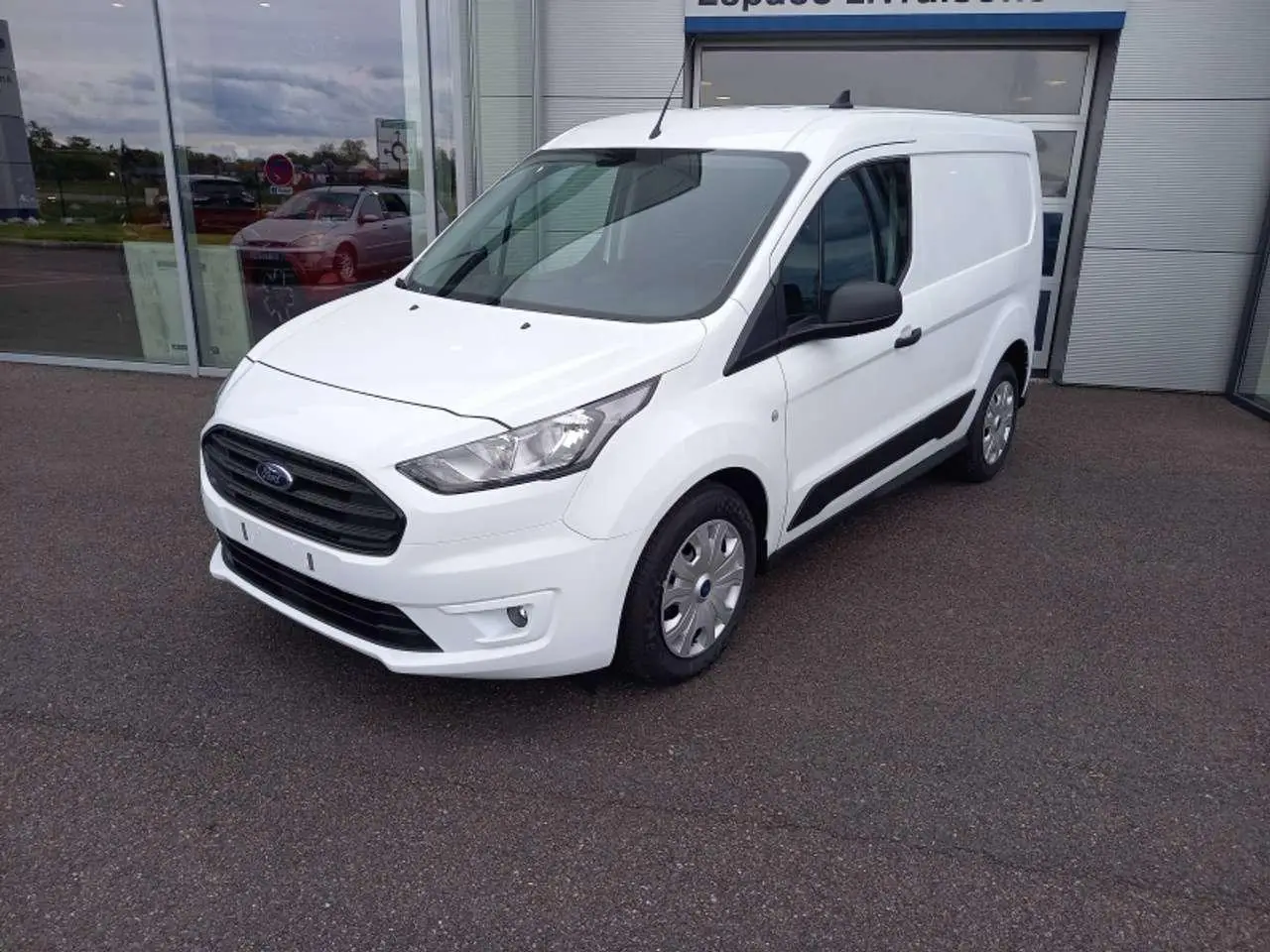 Photo 1 : Ford Transit 2024 Others