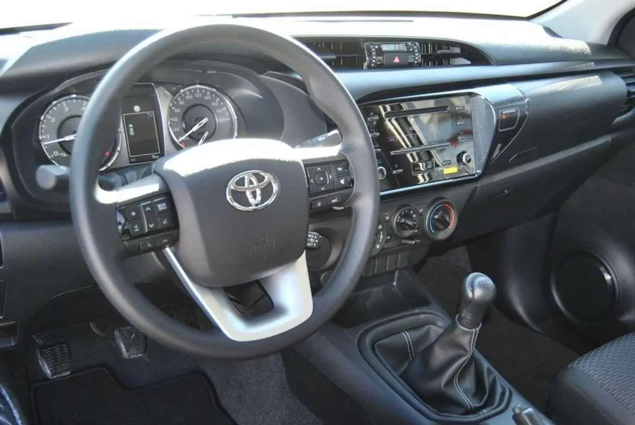 Photo 1 : Toyota Hilux 2023 Diesel