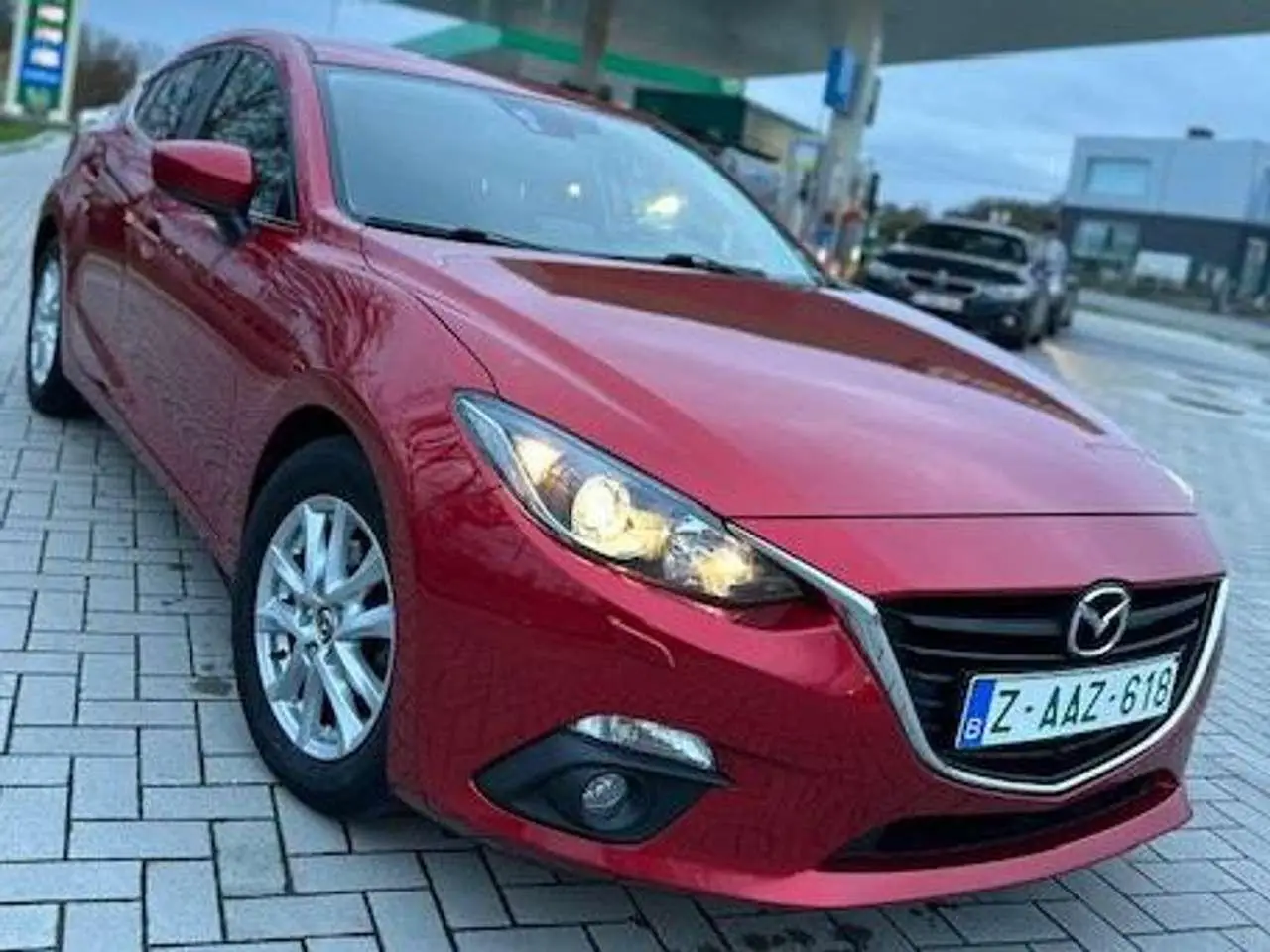 Photo 1 : Mazda 3 2015 Petrol