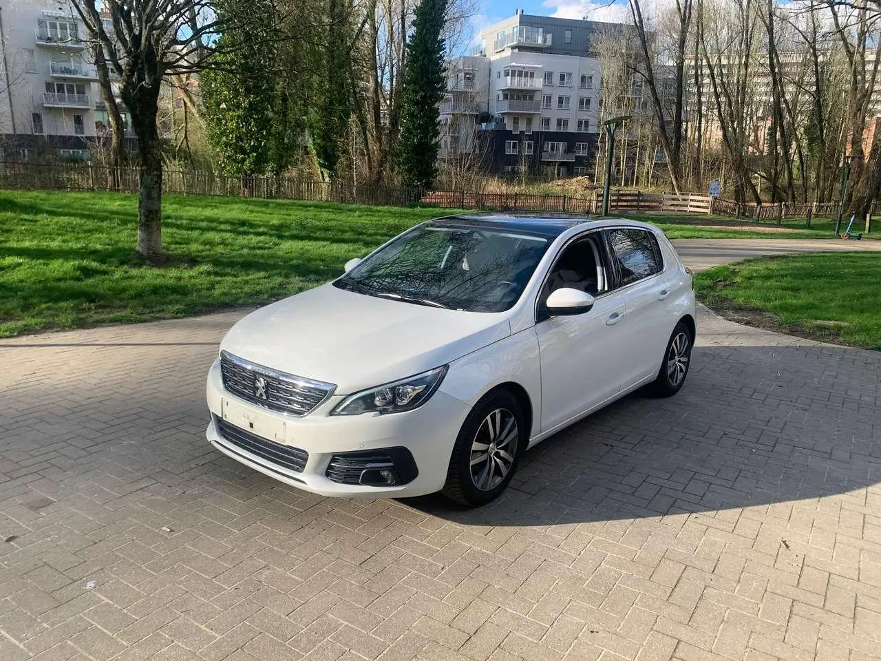 Photo 1 : Peugeot 308 2019 Petrol