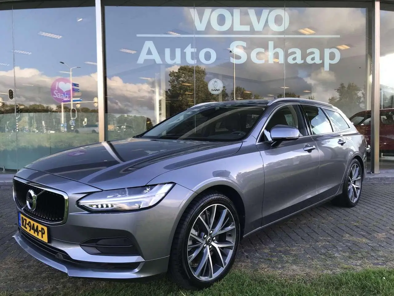 Photo 1 : Volvo V90 2018 Petrol