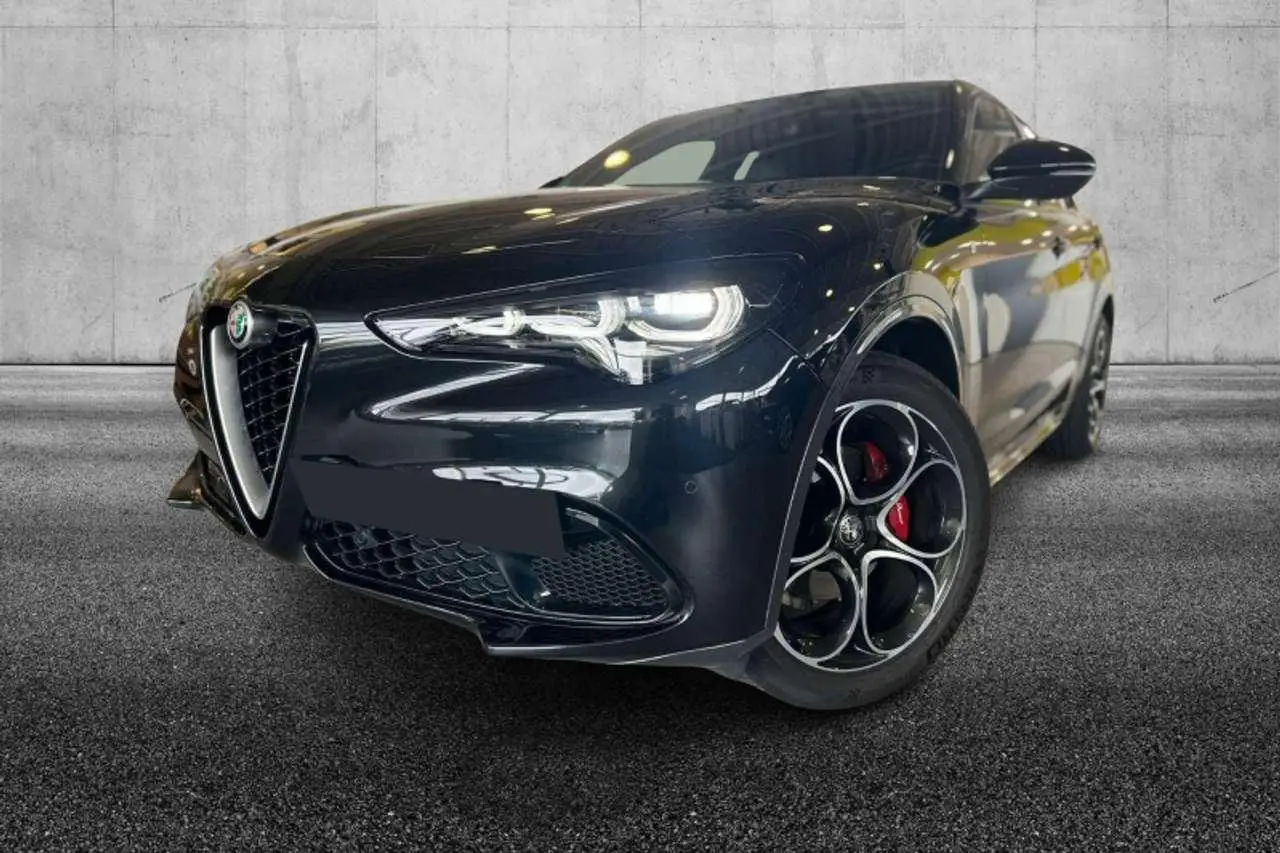 Photo 1 : Alfa Romeo Stelvio 2023 Petrol