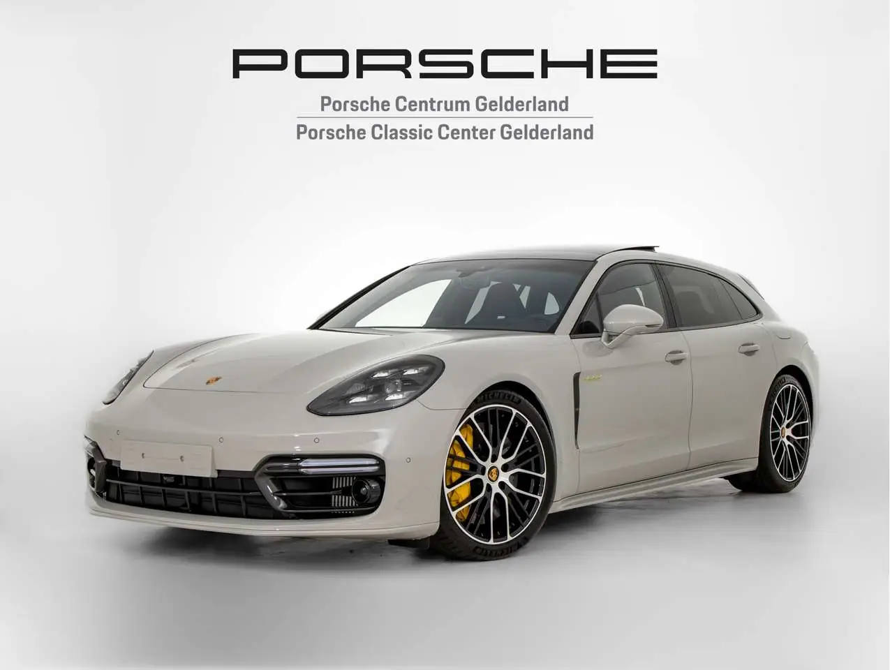 Photo 1 : Porsche Panamera 2024 Hybrid