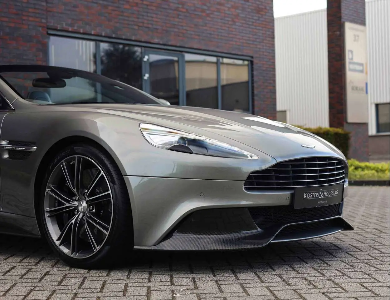 Photo 1 : Aston Martin Vanquish 2015 Petrol