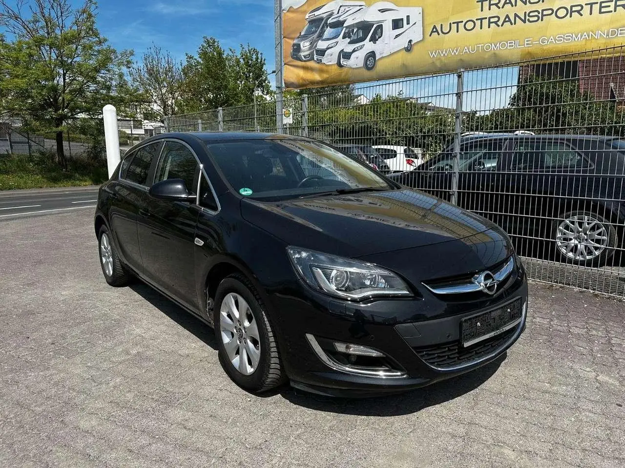 Photo 1 : Opel Astra 2015 Petrol