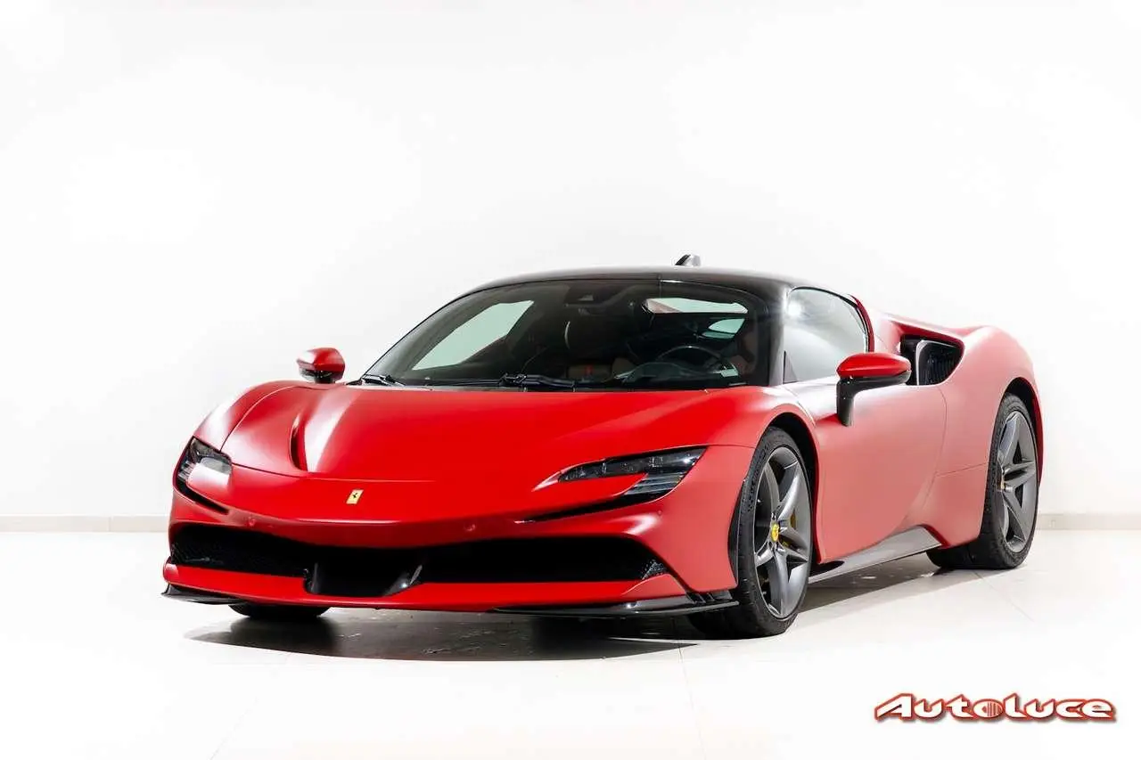 Photo 1 : Ferrari Sf90 2024 Essence
