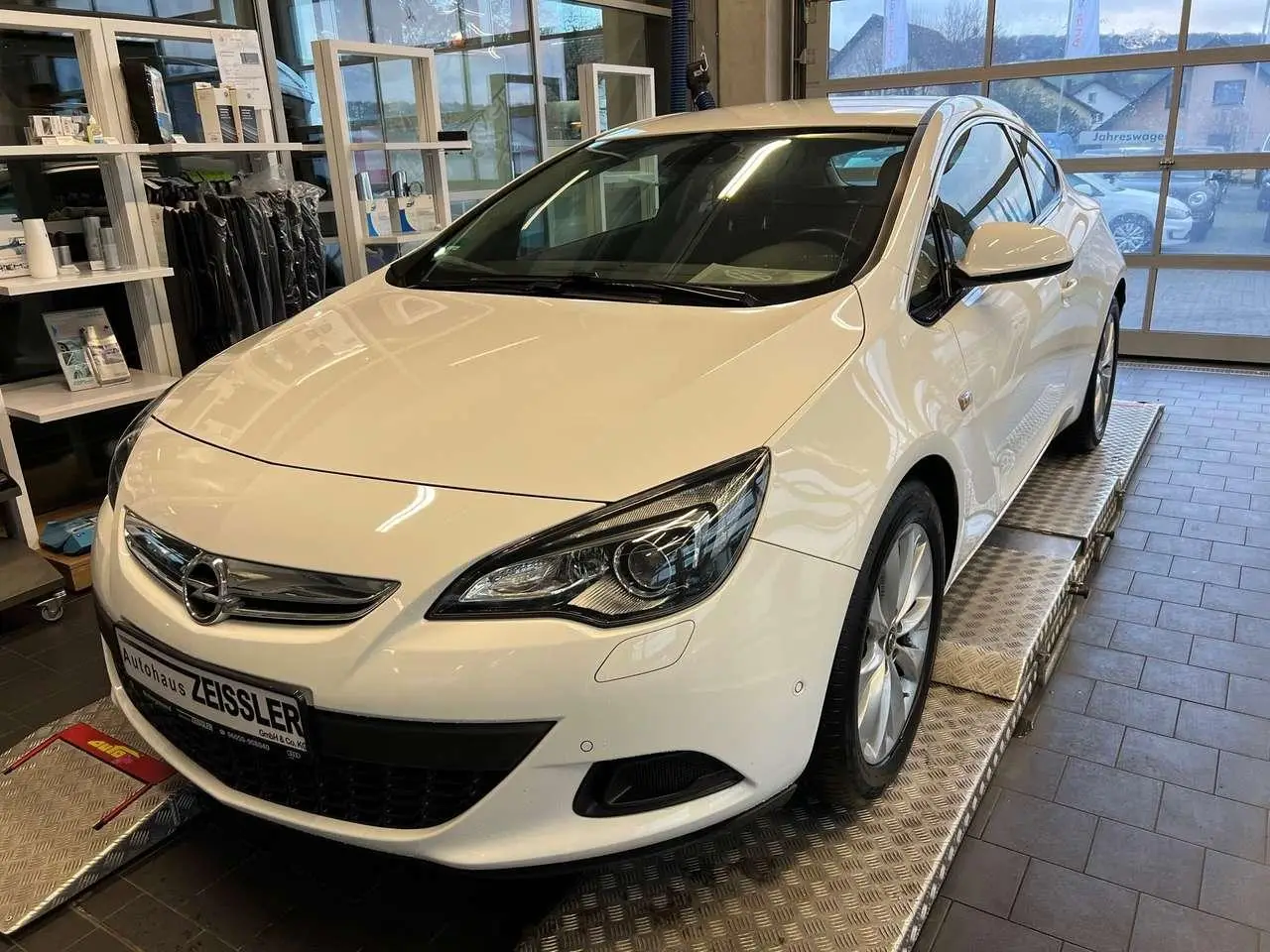 Photo 1 : Opel Astra 2015 Essence