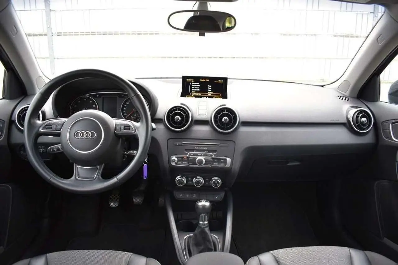 Photo 1 : Audi A1 2016 Essence