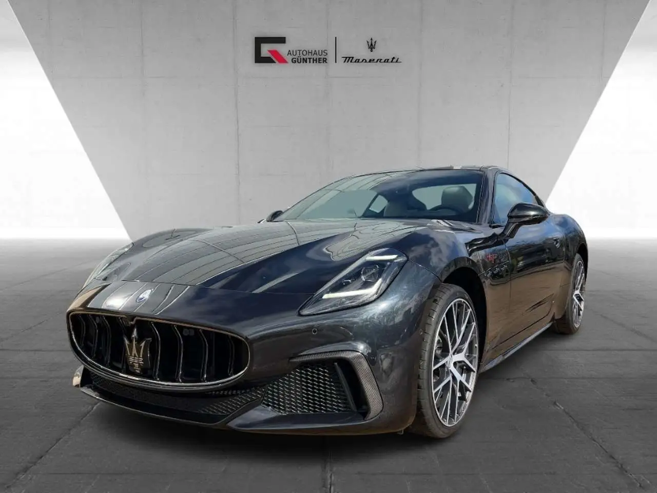 Photo 1 : Maserati Granturismo 2024 Petrol