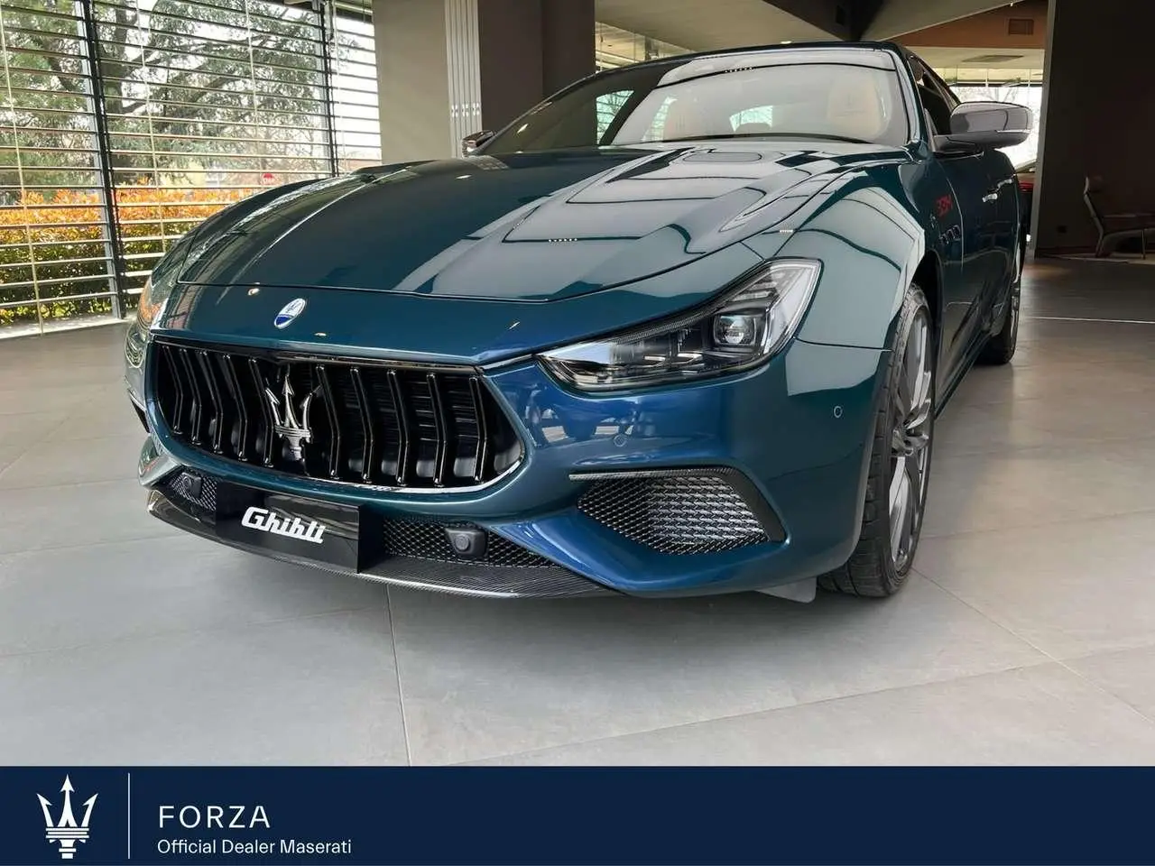 Photo 1 : Maserati Ghibli 2024 Essence