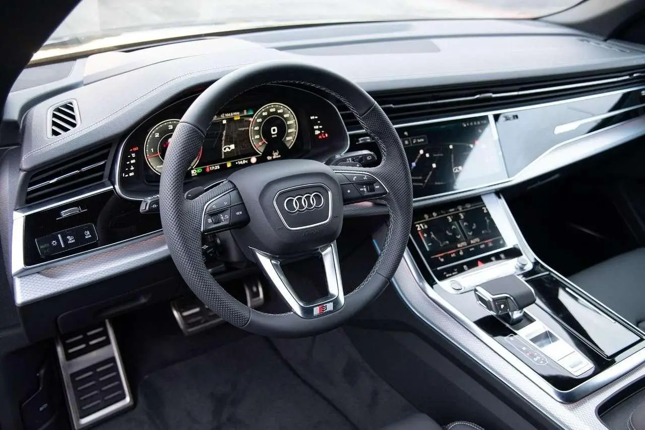 Photo 1 : Audi Q8 2024 Hybrid