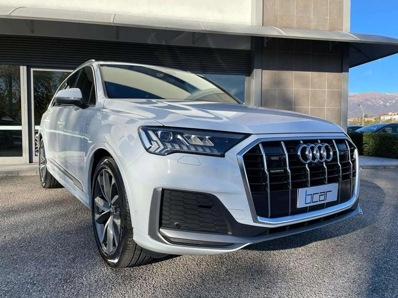 Photo 1 : Audi Q7 2020 Hybride