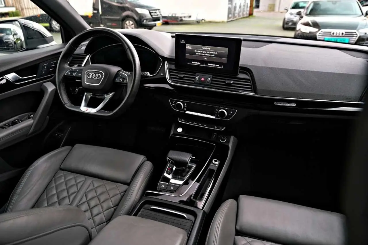 Photo 1 : Audi Q5 2021 Hybride