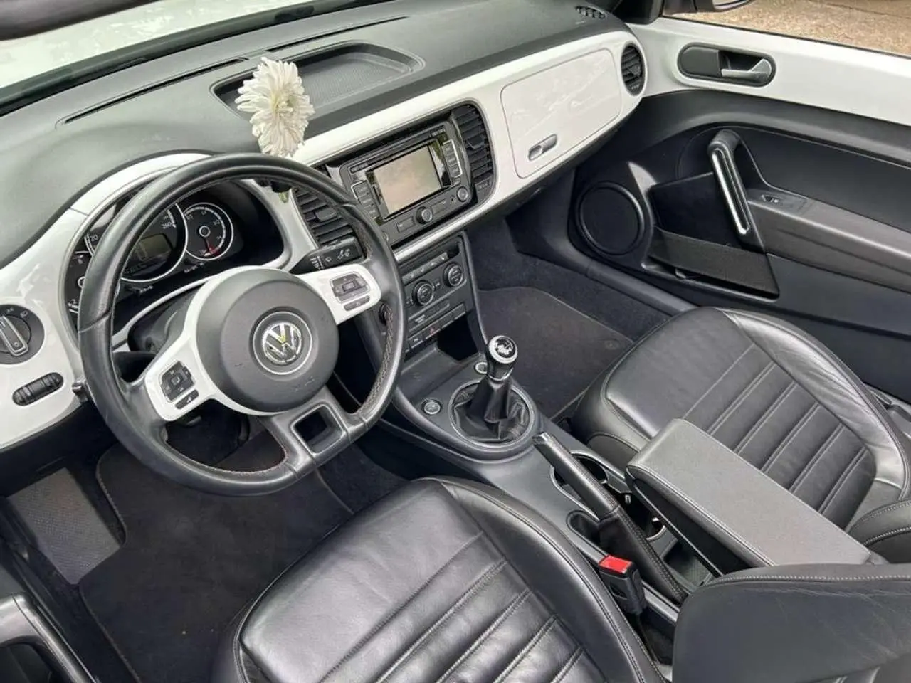 Photo 1 : Volkswagen Maggiolino 2014 Essence
