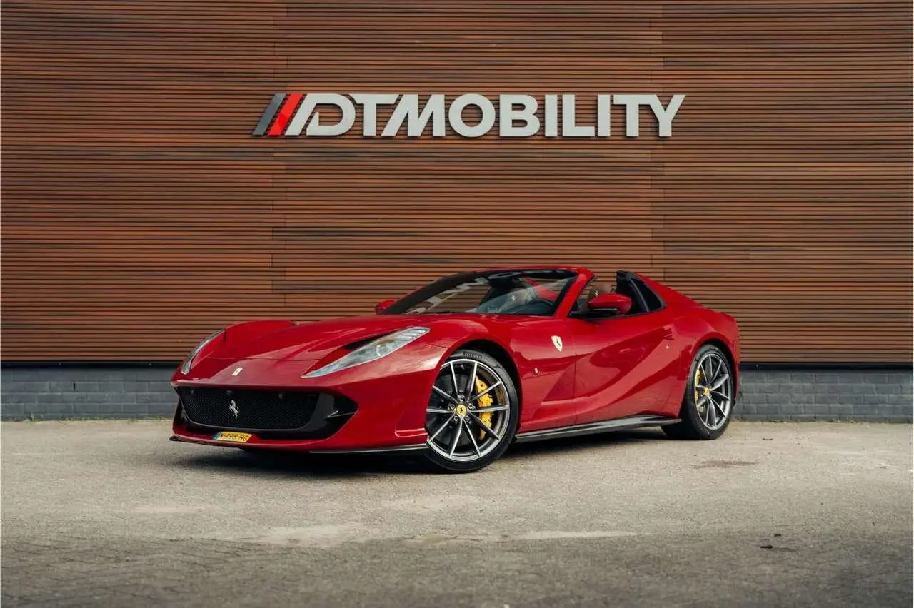 Photo 1 : Ferrari 812 2021 Petrol