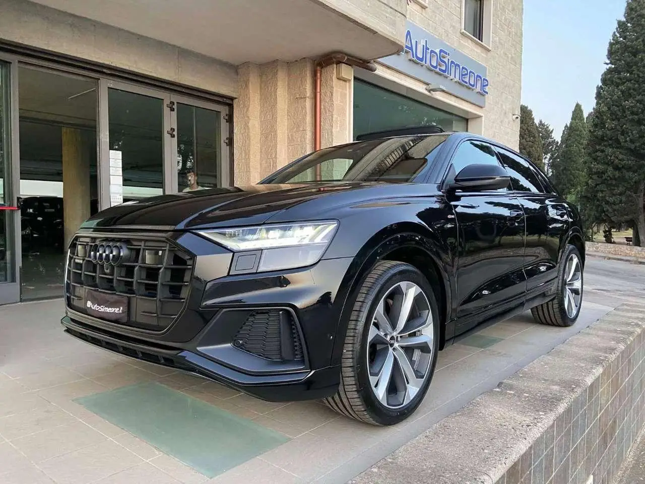 Photo 1 : Audi Q8 2021 Hybrid