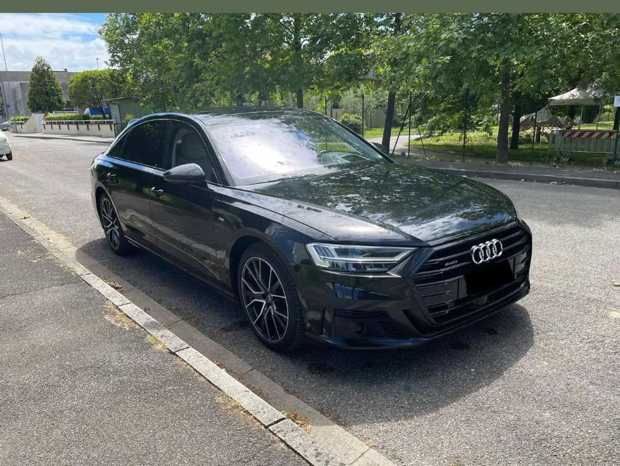 Photo 1 : Audi A8 2019 Hybrid