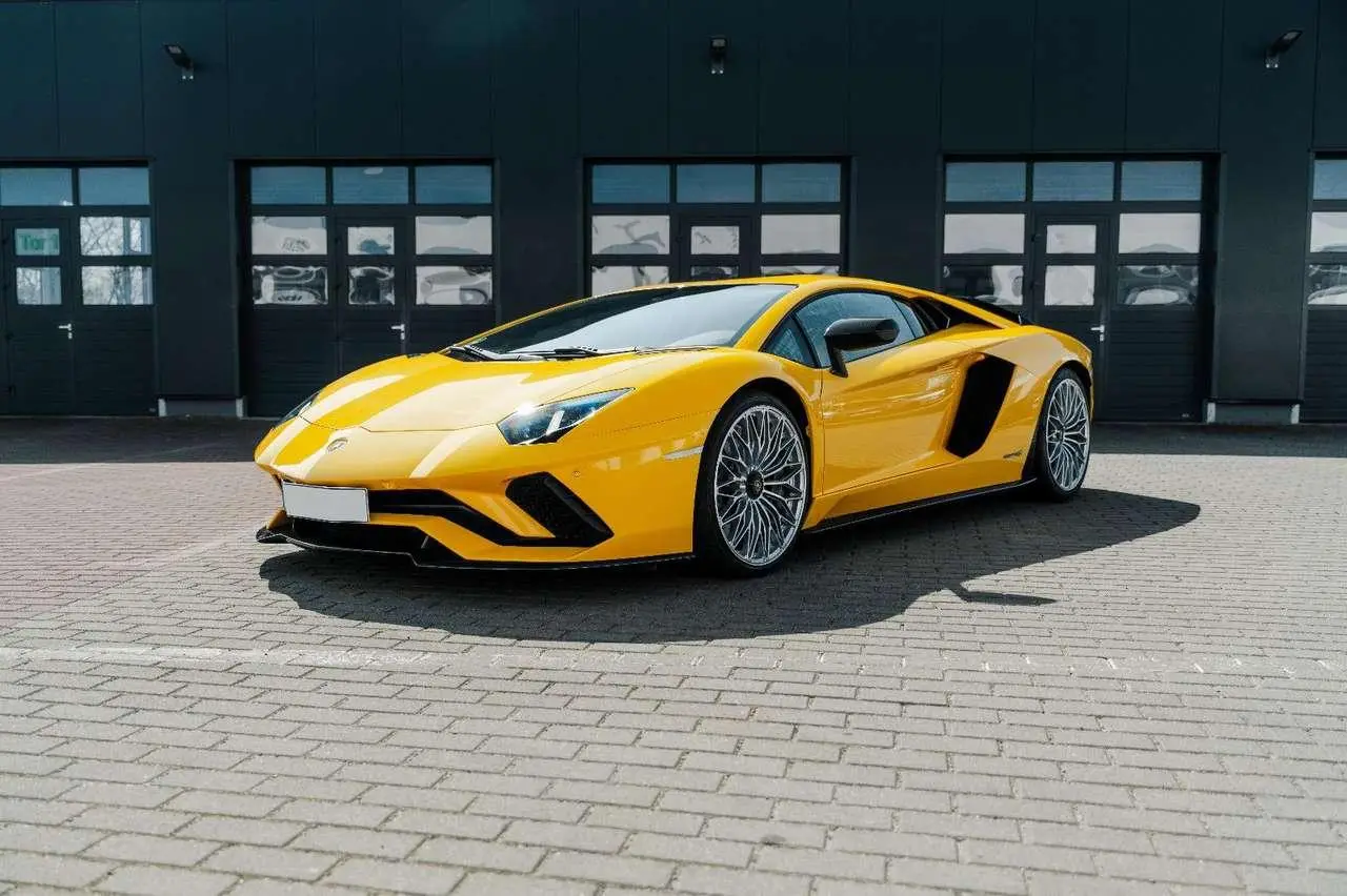 Photo 1 : Lamborghini Aventador 2019 Petrol