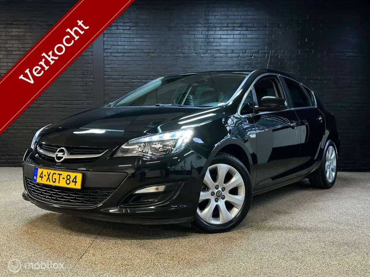Photo 1 : Opel Astra 2014 Petrol