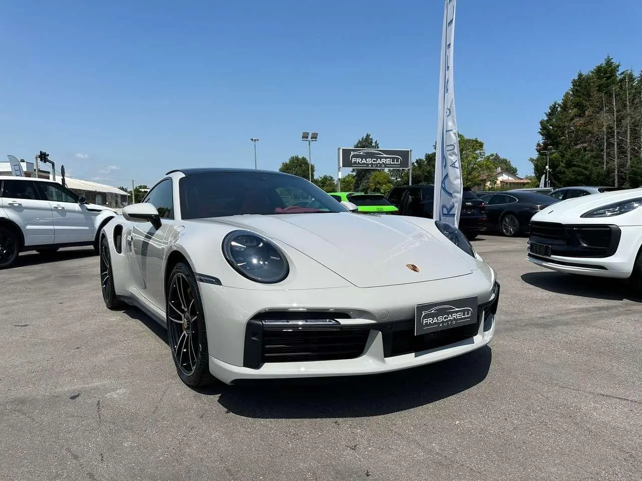 Photo 1 : Porsche 911 2023 Essence