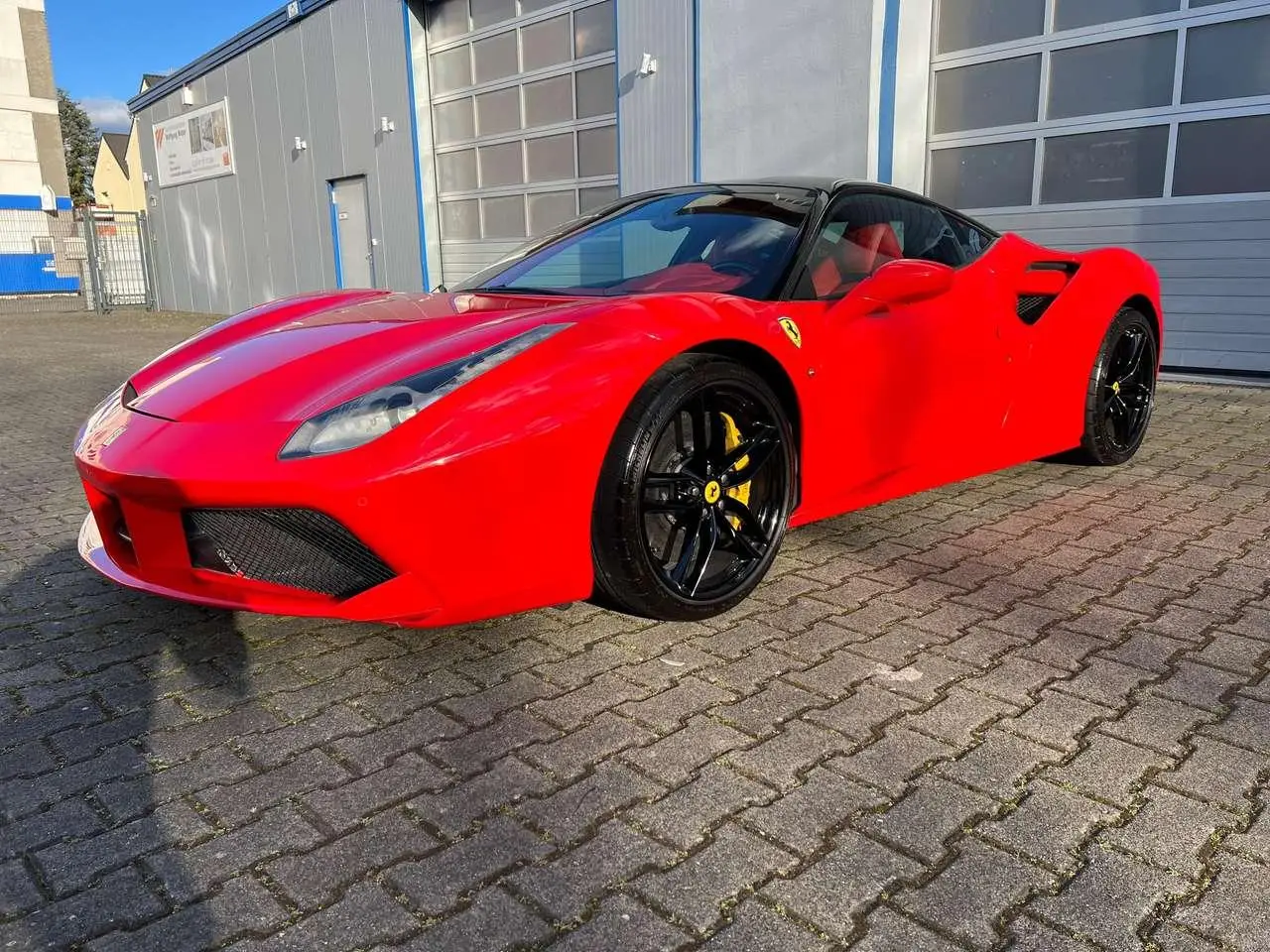 Photo 1 : Ferrari 488 2015 Petrol