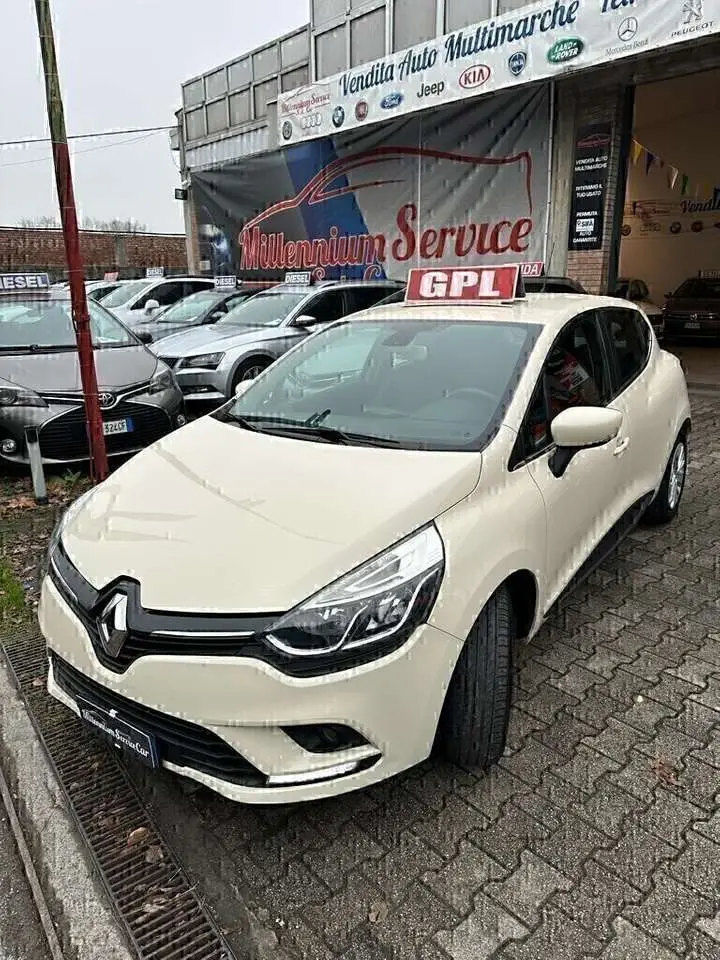 Photo 1 : Renault Clio 2017 GPL