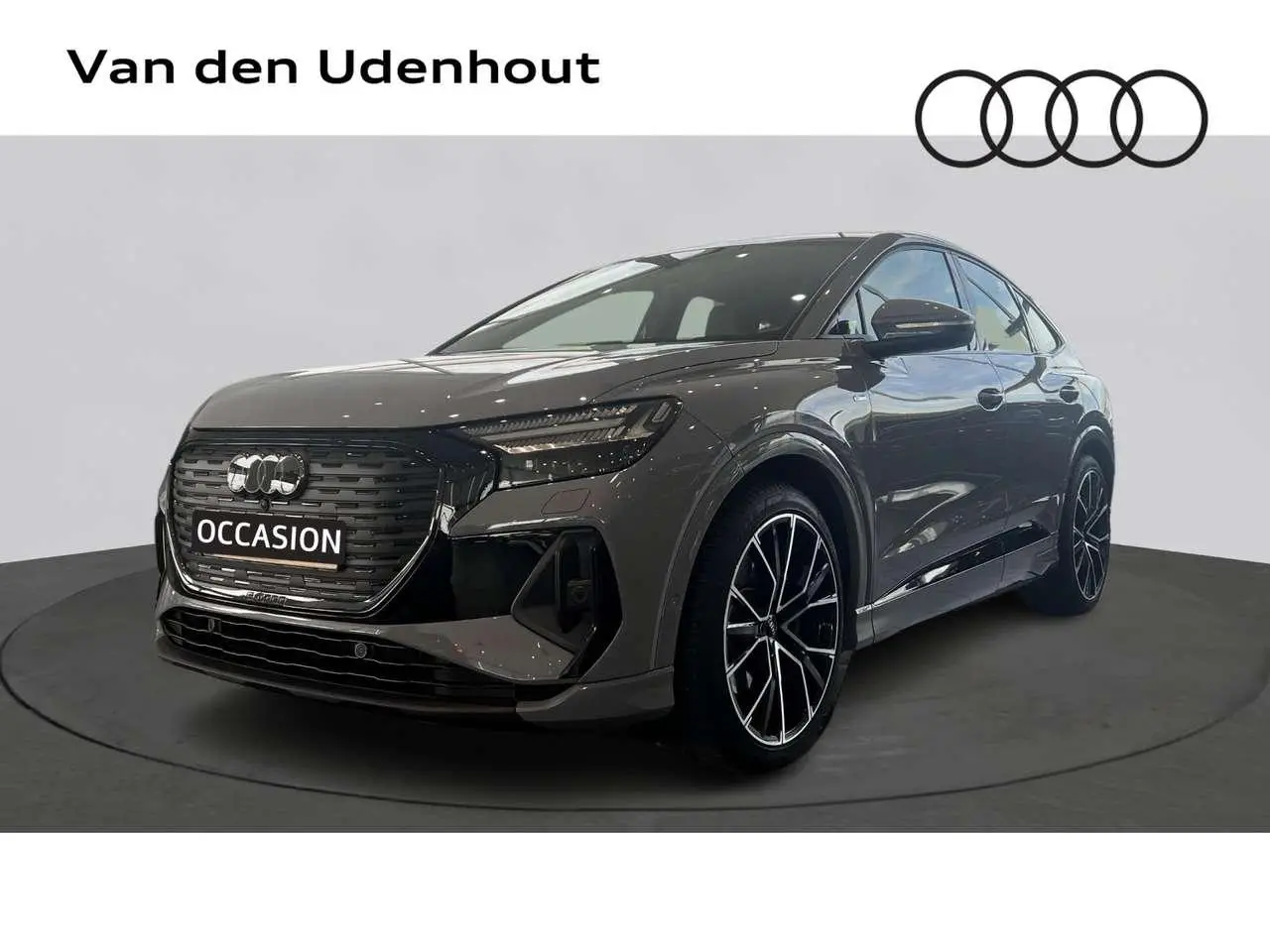 Photo 1 : Audi Q4 2022 Électrique