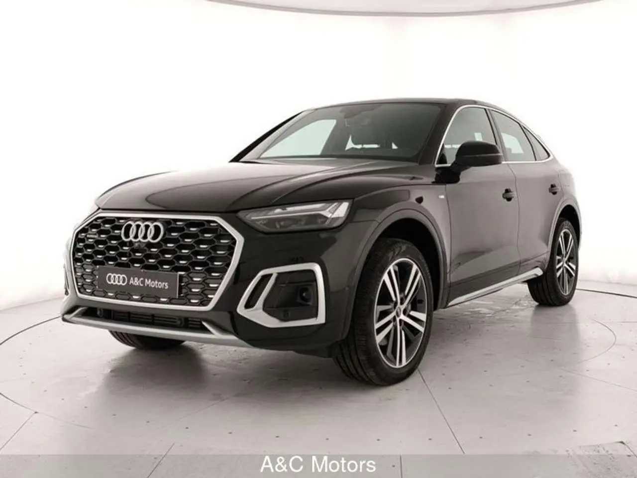Photo 1 : Audi Q5 2024 Essence