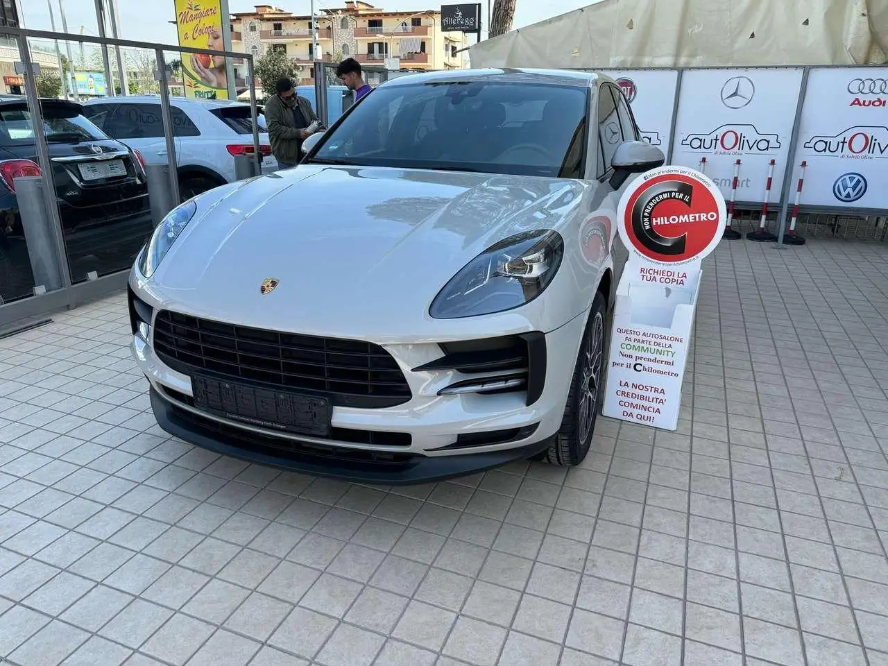 Photo 1 : Porsche Macan 2019 Essence