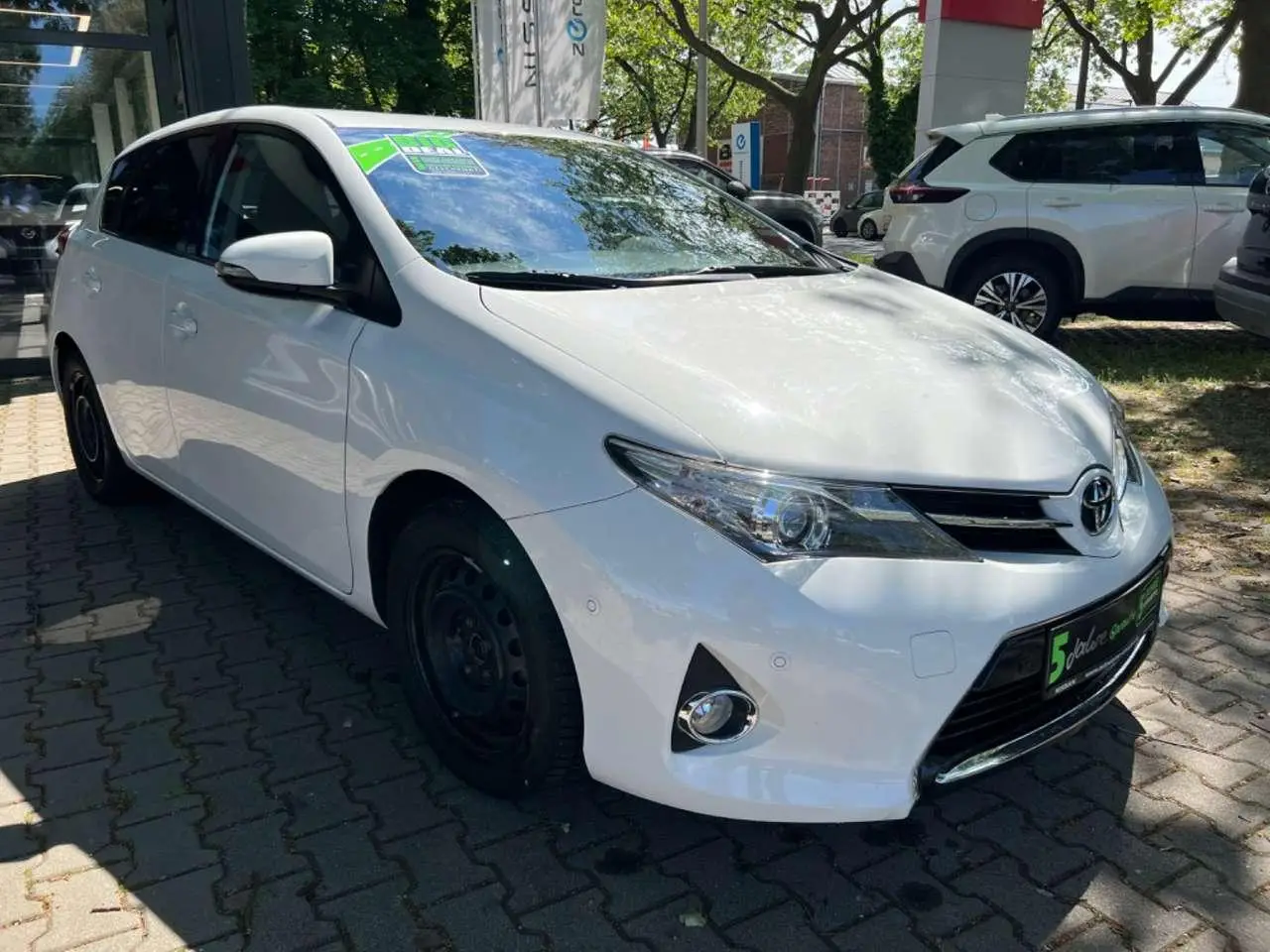 Photo 1 : Toyota Auris 2015 Petrol
