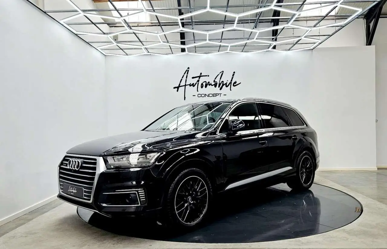 Photo 1 : Audi Q7 2018 Hybride