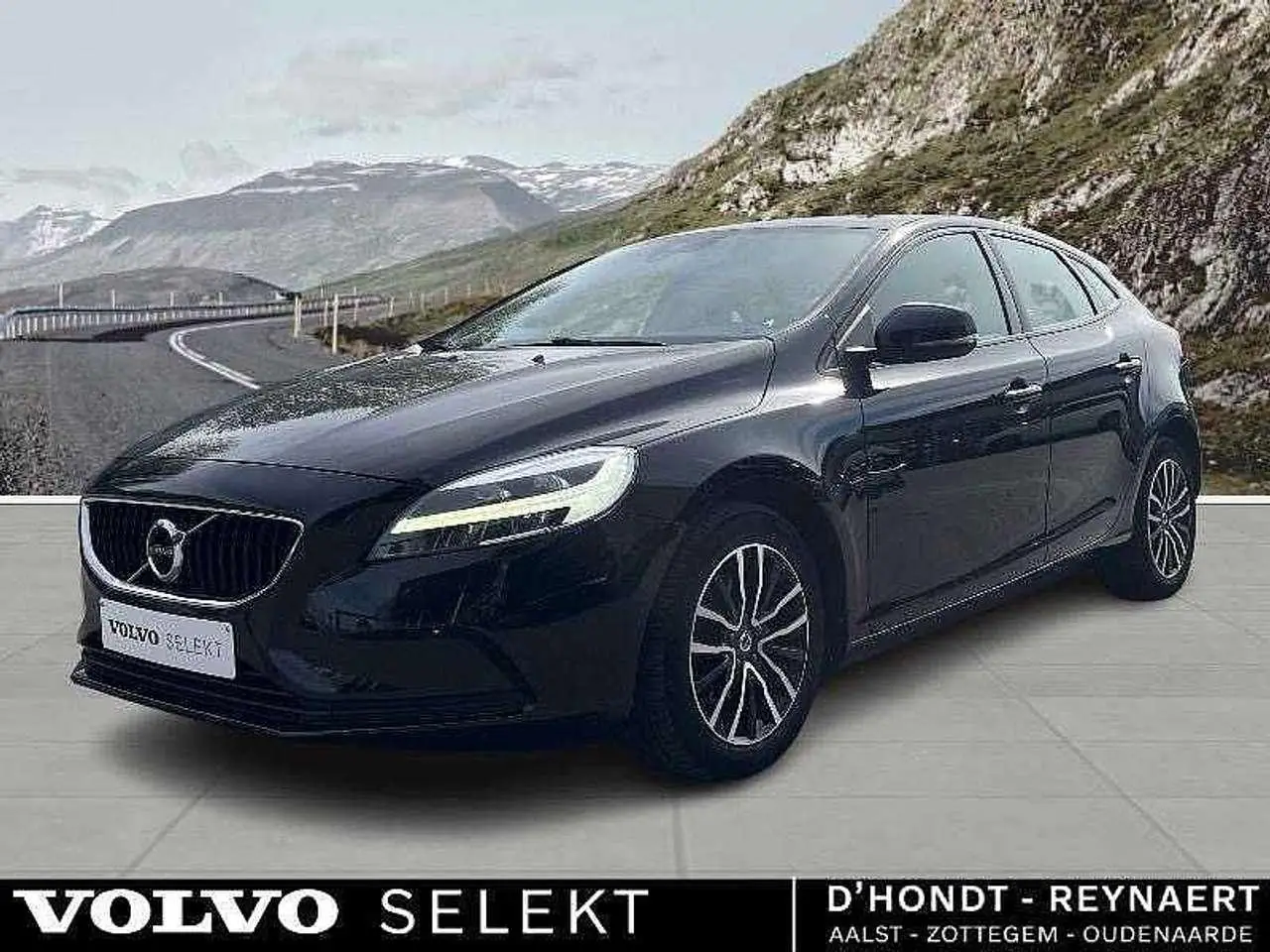 Photo 1 : Volvo V40 2019 Essence