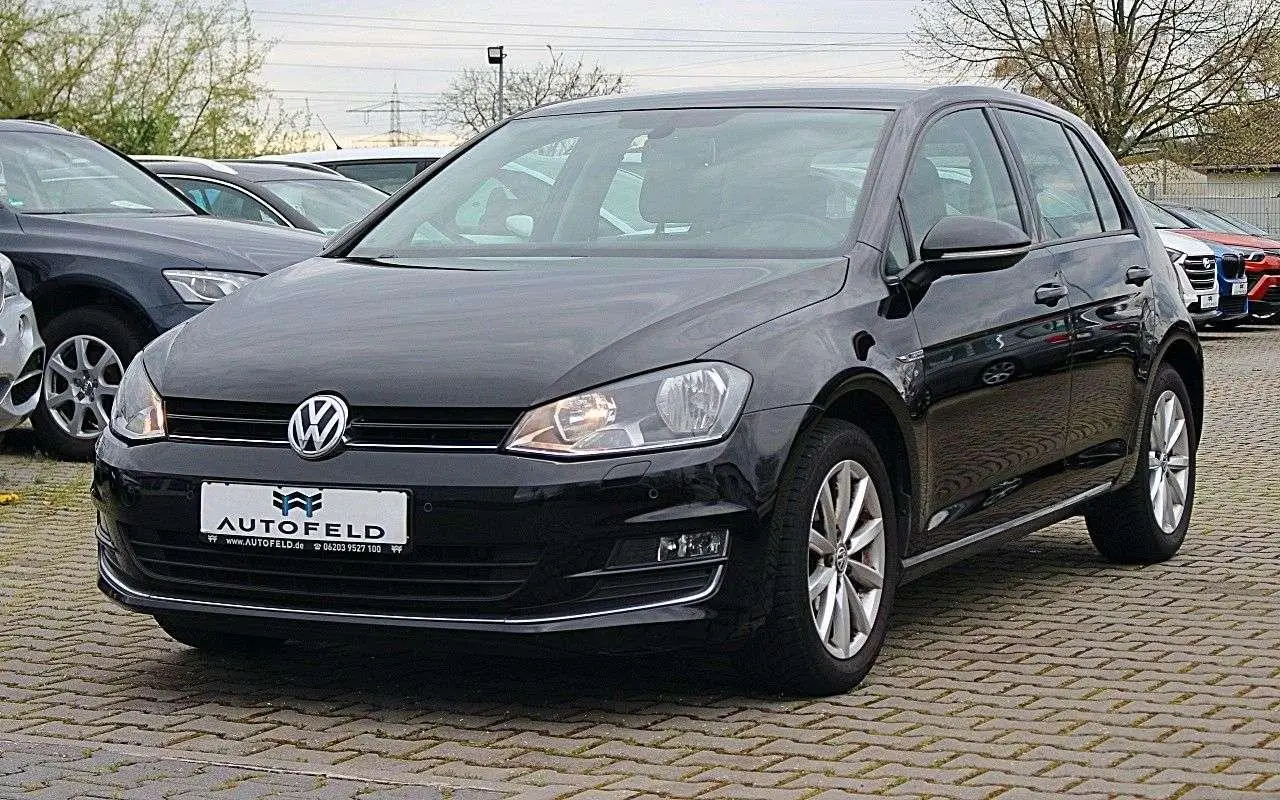 Photo 1 : Volkswagen Golf 2015 Petrol