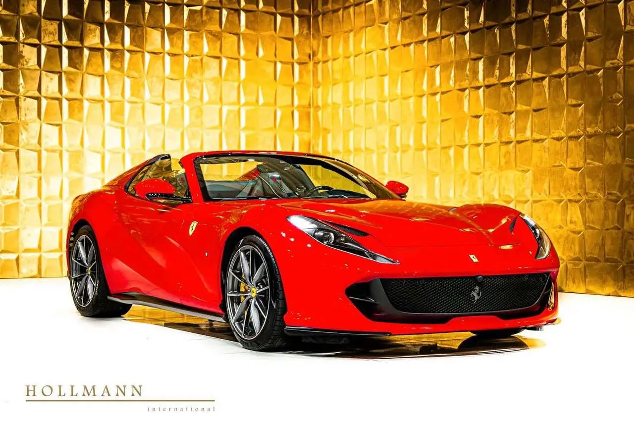 Photo 1 : Ferrari 812 2024 Essence