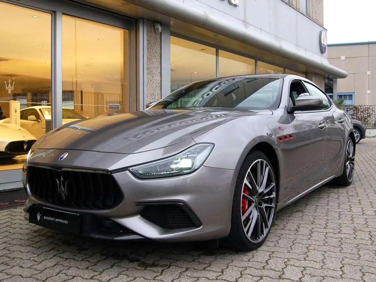 Photo 1 : Maserati Ghibli 2021 Essence