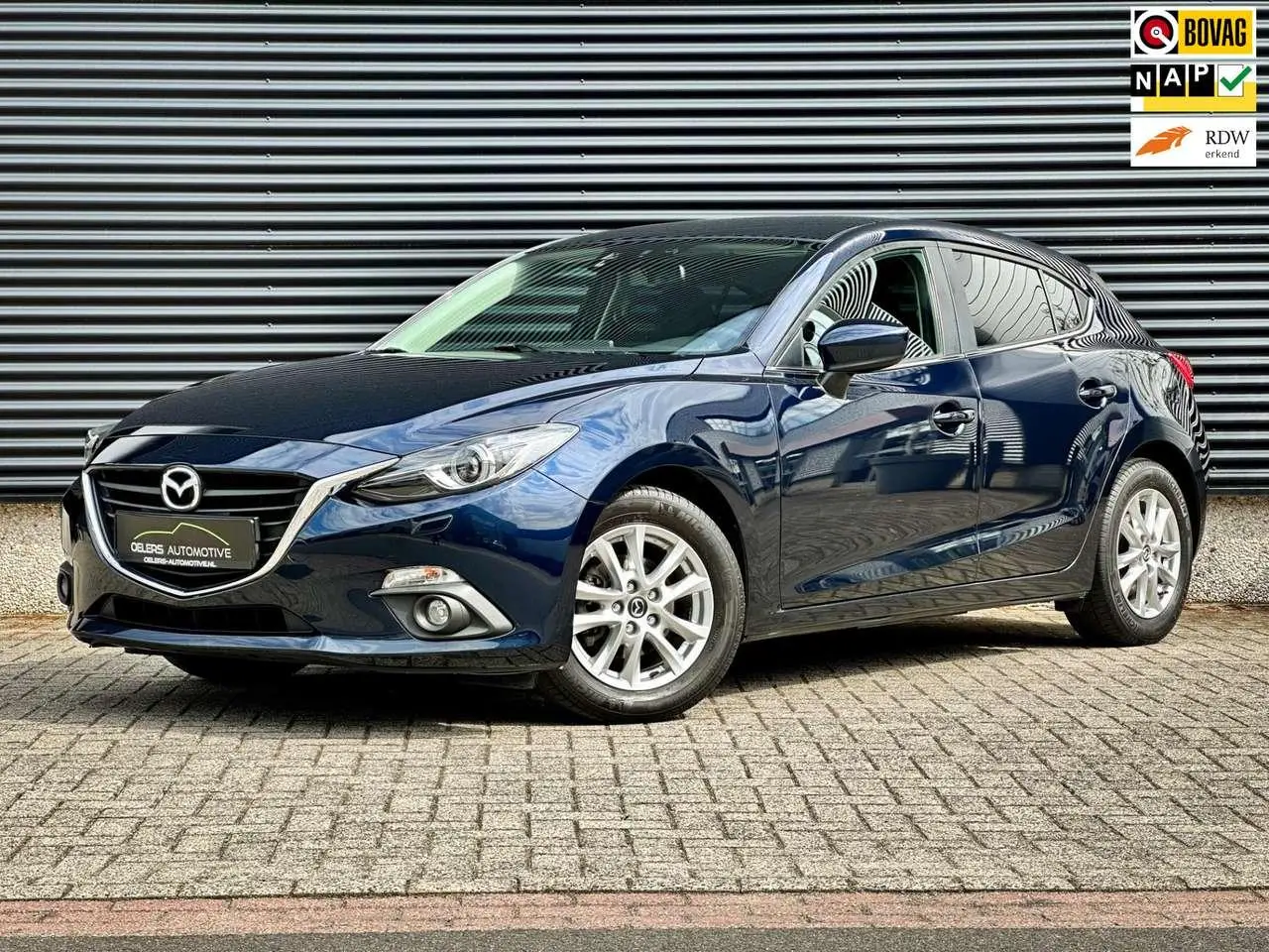 Photo 1 : Mazda 3 2016 Petrol