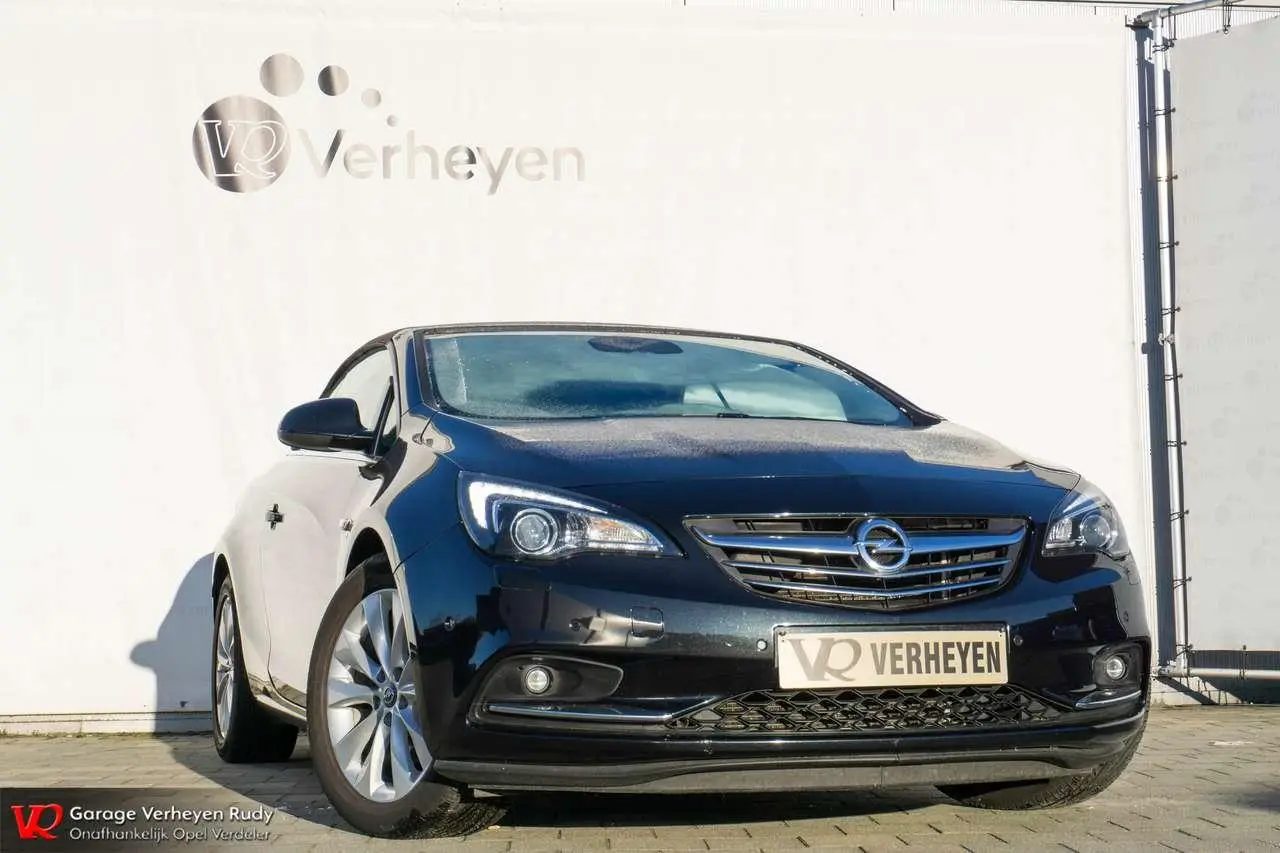Photo 1 : Opel Cascada 2016 Petrol