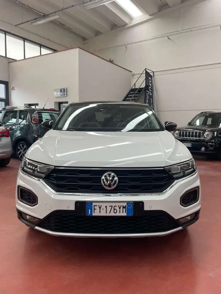 Photo 1 : Volkswagen T-roc 2019 Essence
