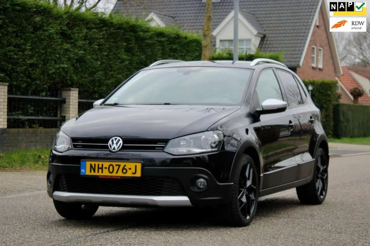 Photo 1 : Volkswagen Polo 2015 Petrol