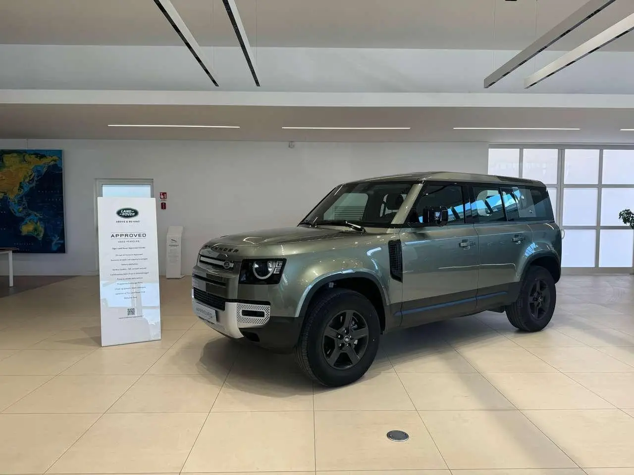 Photo 1 : Land Rover Defender 2021 Hybrid