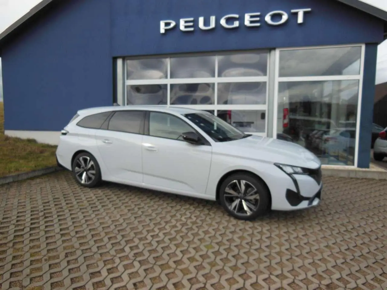 Photo 1 : Peugeot 308 2024 Essence