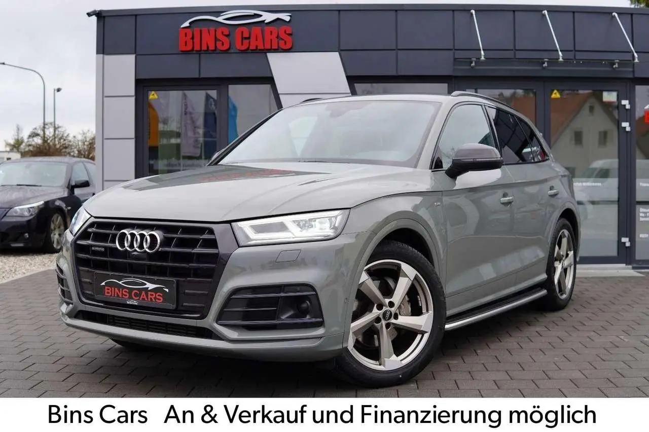 Photo 1 : Audi Q5 2019 Essence