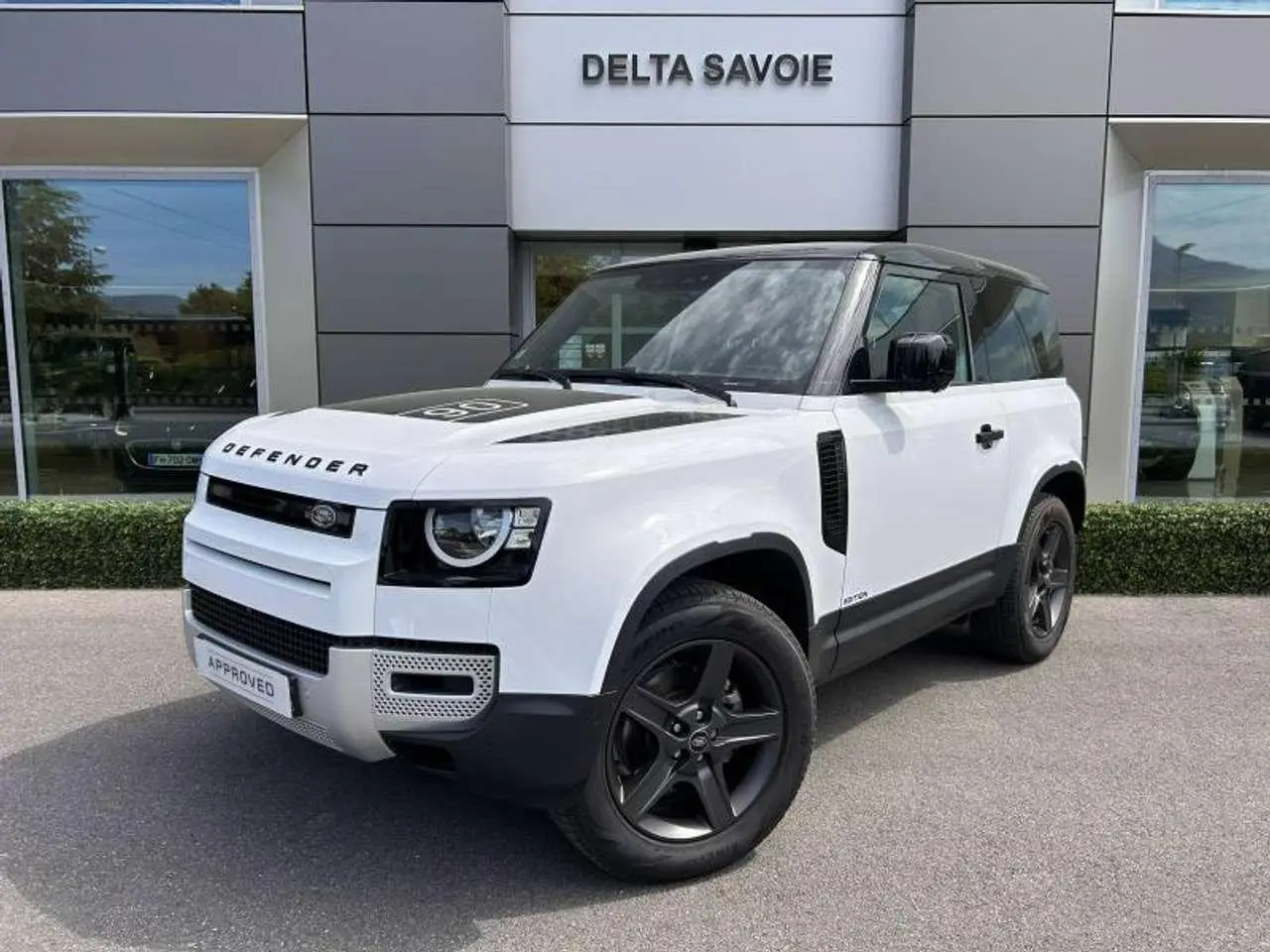 Photo 1 : Land Rover Defender 2021 Others