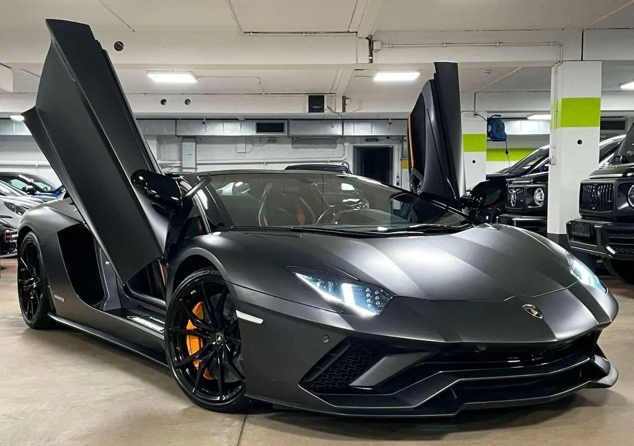 Photo 1 : Lamborghini Aventador 2018 Essence