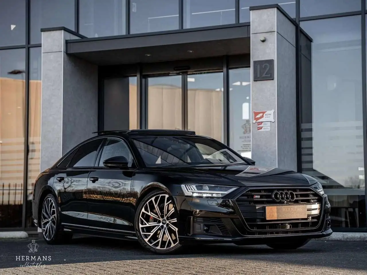Photo 1 : Audi S8 2020 Petrol