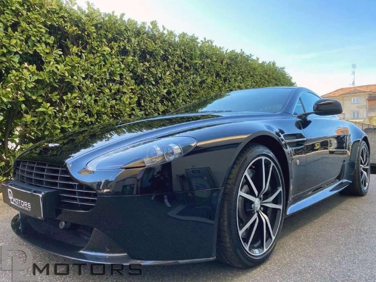Photo 1 : Aston Martin Vantage 2015 Petrol